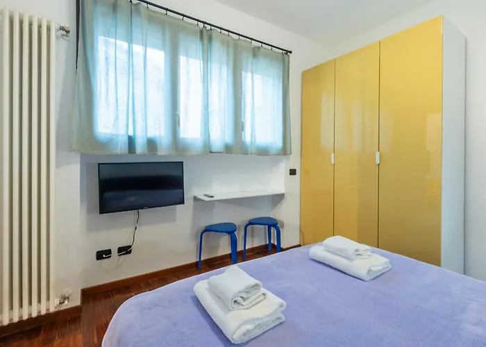 Centro-stazione Express דירה